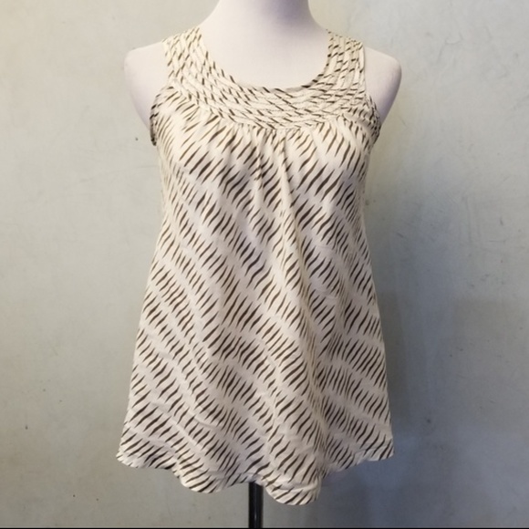 Banana Republic Tops - Banana republic silk top (D19)